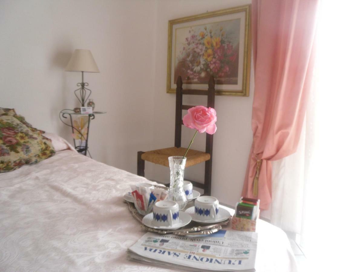 Italia Guesthouse Milis Ngoại thất bức ảnh